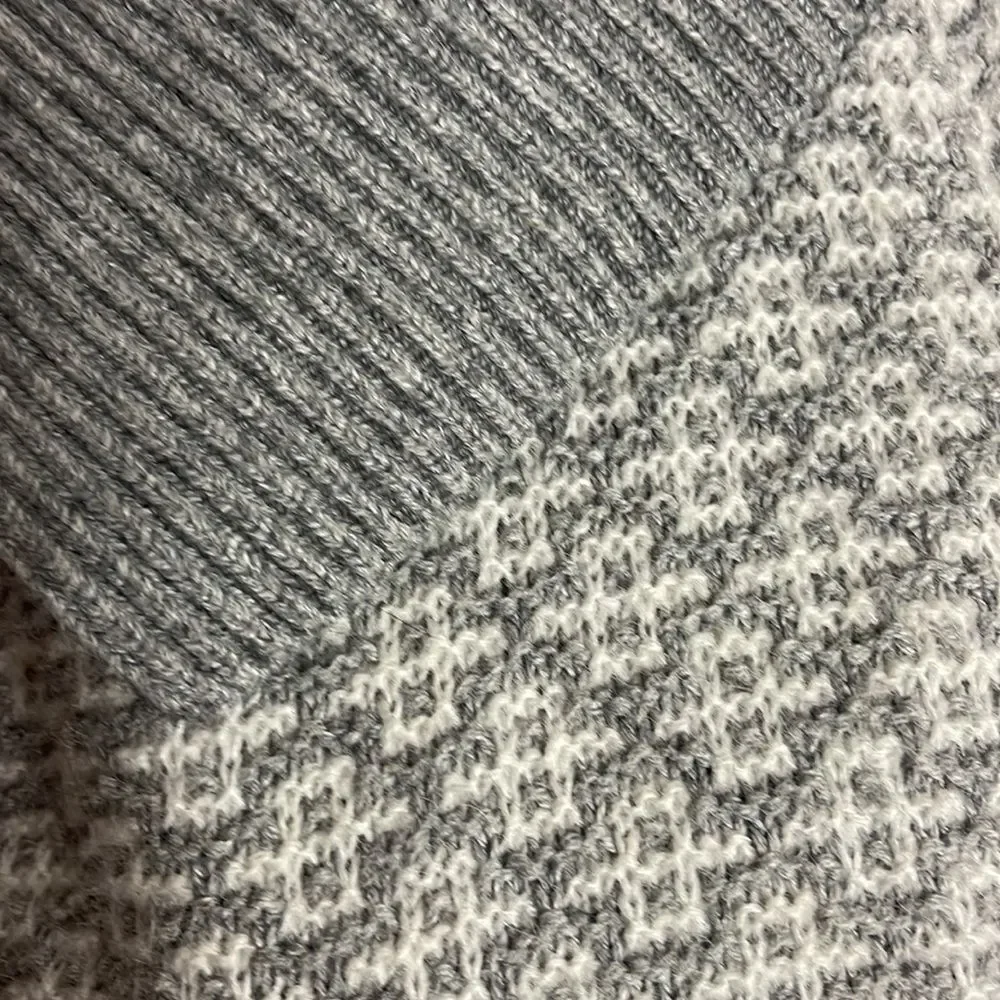 Anne Taylor LOFT gray sweater - size Large - Picture 3 of 9